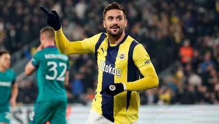 Fenerbahçeli Tadic’ten Galatasaray ve şampiyonluk açıklaması!