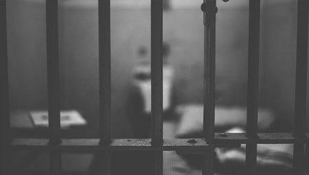 Fransa’da hapishanelere eşzamanlı hücum