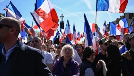 Fransa’da Le Pen zelzelesi: Ulusal Birlik sokağa indi!