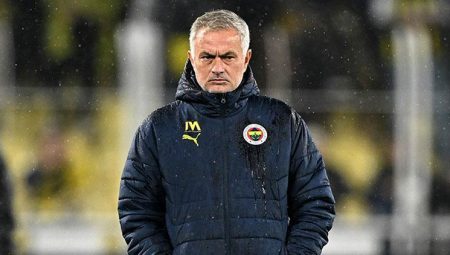 Futbol Kurulu: ‘Modası geçmiş biri, 80’lere ilişkin çağ dışı futbol oynatıyor!’