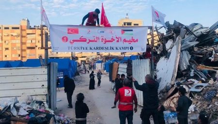 Gazzeli çocuklar Türk Kızılay’ını anlattı