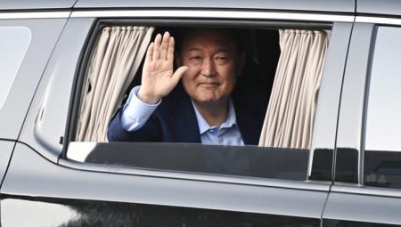 Güney Kore Devlet Başkanı görevden alındı: Başkanlık konutundan ayrıldı