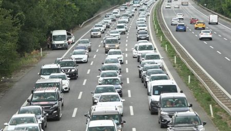İSTANBUL TRAFİK DURUMU 23 NİSAN || Bugün İstanbul trafik yoğunluğu nasıl, yüzde kaç?