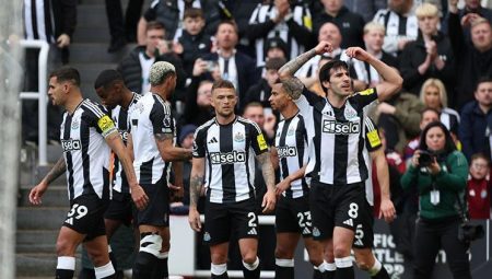 Manchester United, Newcastle United karşısında bozguna uğradı! Altay Bayındır…