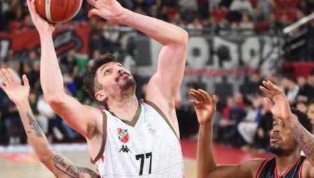 Manisa ile Karşıyaka potada kıymetli derbide