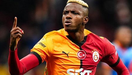 Osimhen’e rekor için 4 gol daha gerekli!
