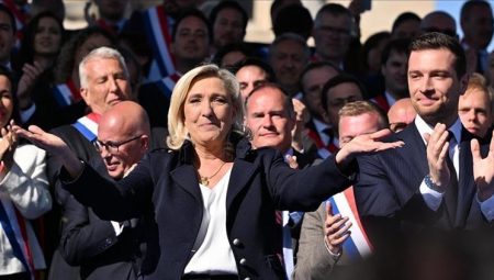 Paris’te Le Pen’e takviye