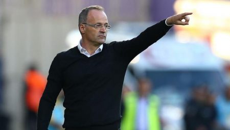 Sakaryaspor’un yeni teknik yöneticisi İrfan Buz oldu