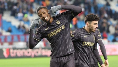 Trabzonspor’un golcüsü Banza katkı vermeye devam ediyor