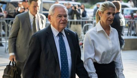 Türk düşmanı eski senatörün eşi hatalı bulundu