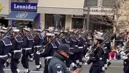 Yunanistan’daki merasimde atılan küstah slogana ceza