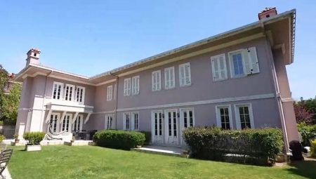 25 yıldır buradayım… Usta oyuncu 5 oda 1 salon meskeninde kedileriyle yaşıyor!