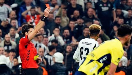 Beşiktaş-Fenerbahçe derbileri ‘hırçın’ geçiyor: 40 maçta 30 kırmızı kart çıktı!