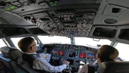 Birinci sefer yurt dışına çıktılar: Kral ve Kraliçe uçağı kendileri kullandı