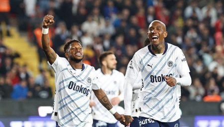 Fenerbahçe tepe takibini bırakmıyor