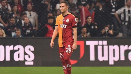 Galatasaray’da yıldız oyuncunun geleceği belirli oldu!