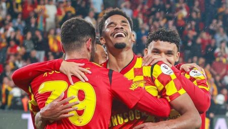 Göztepe hayata döndü