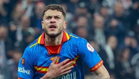 Göztepe’de Romulo gösteri devam ediyor