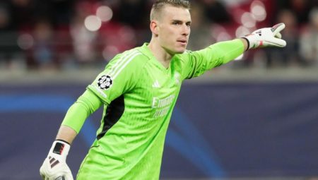 Lunin kimdir, nereli, kaç yaşında? İsmi Galatasaray ile anılan Lunin hangi ekiplerde oynadı?
