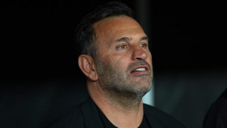 Okan Buruk: ‘Hiçbir şey bitmedi, birebir ciddiyetle devam etmeliyiz’