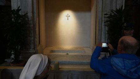 Papa Francis’in mezarı birinci defa görüntülendi