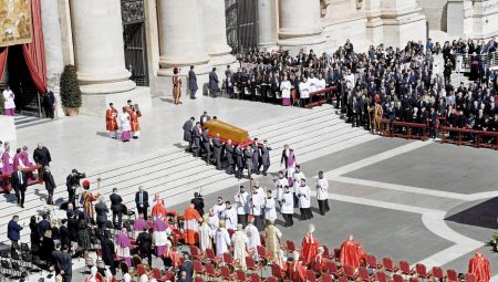 Papa’yı 400 bin kişi uğurladı