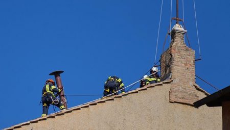 Vatikan’da papalık seçimi için hazırlıklar başladı: Dünya bu bacadan çıkacak dumanı dumanı bekleyecek