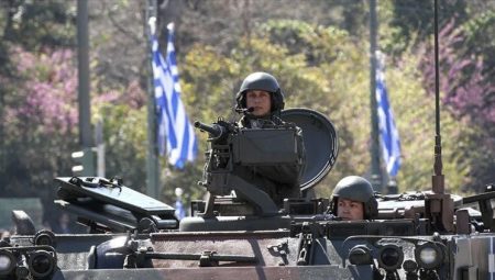 Yunan ordusu silahlı kuvvetlerin yapısında değişikliğe gidiyor