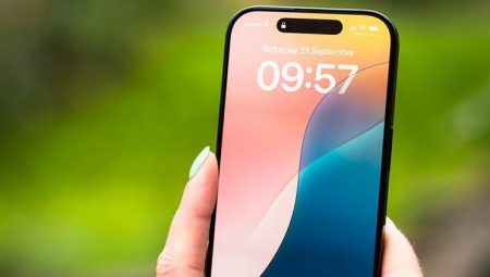 Apple iPhone’ları “bölecek”