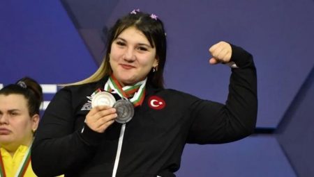 Fatmagül Çevik kimdir, kaç yaşında ve nereli? Ulusal halterci Fatmagül Çevik 245 kiloluk dereceyle dünya şampiyonu oldu!