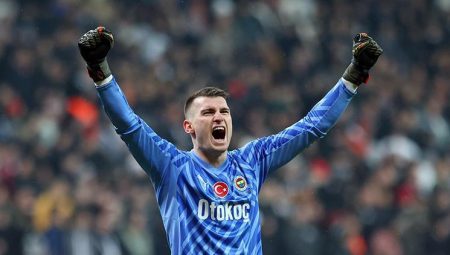 Fenerbahçe’de Livakovic’e ulusal davet