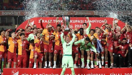 Galatasaray rakipleriyle makası açtı!