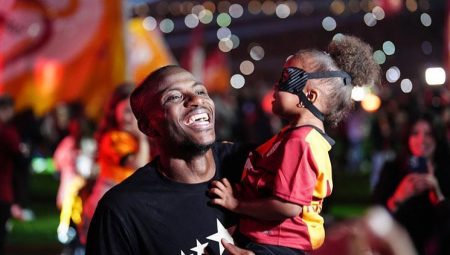 Galatasaray taraftarının presi sürüyor: ‘Bizimle kal Osimhen!’