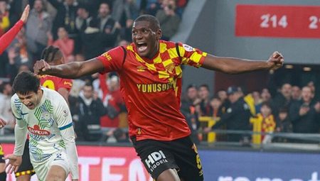 Göztepe’de Heliton’la yola devam!
