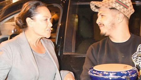 Hülya Avşar’dan ‘beşik’ reaksiyonu: Hiçbir şeyin yoksa neden evleniyorsun?