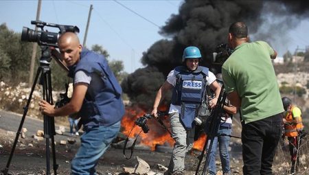 İsrail’in gazetecilere yönelik akınları devam ediyor