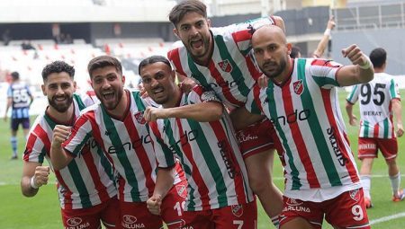 Karşıyaka final için birinci maçta