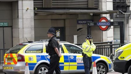 Londra polisinden terörle gayret operasyonları. 8 kişi gözaltına alındı