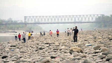 Nükleer savaştan korkulurken Hindistan Pakistan’ın suyunu kesti