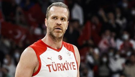 Oğuz Savaş, faal basketbol mesleğini noktaladı