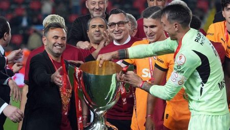 Okan Buruk 2. kere kupayı aldı, efsaneler ortasına girdi!
