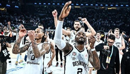 Potadaki derbide Beşiktaş Fibabanka, Fenerbahçe Beko’yu devirdi!