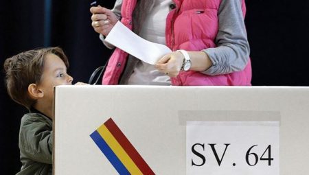 Romanya’da cumhurbaşkanlığı seçimi için sandıklar açıldı