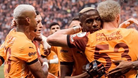 Son Dakika: Süper Lig’de 25. kere şampiyon Galatasaray! 5. yıldızı taktı