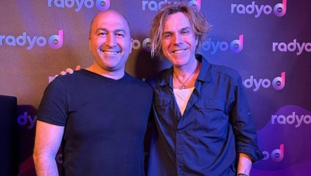 Soner Arıca: Gençler müziklerimi benimle birlikte söylüyor