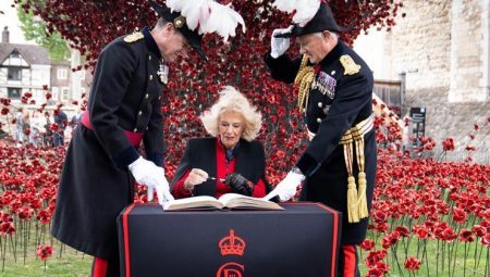 Yıllarca yuva yıkan bayan diye damgalandı… Kocası sayesinde ismini tarihe bile yazdırdı… Gösterisini da yapıyor, keyfini de sürüyor