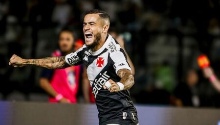 Coutinho’nun röportajı sırasında silah sıktılar