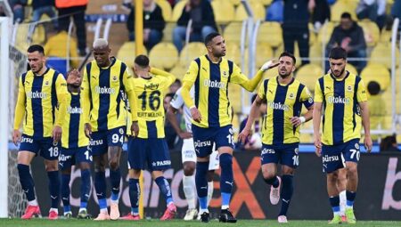Fenerbahçe’de bir periyot sona eriyor! İşte gidecek ve kalacak oyuncular