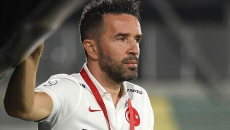 Gökhan Gönül Ümit Ulusal Takım’daki misyonundan ayrıldı