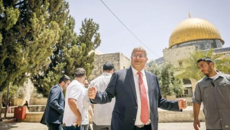 İsrailli aşırıcı Ben-Gvir reaksiyon çekti… Bin şahısla El Aksa’yı bastı